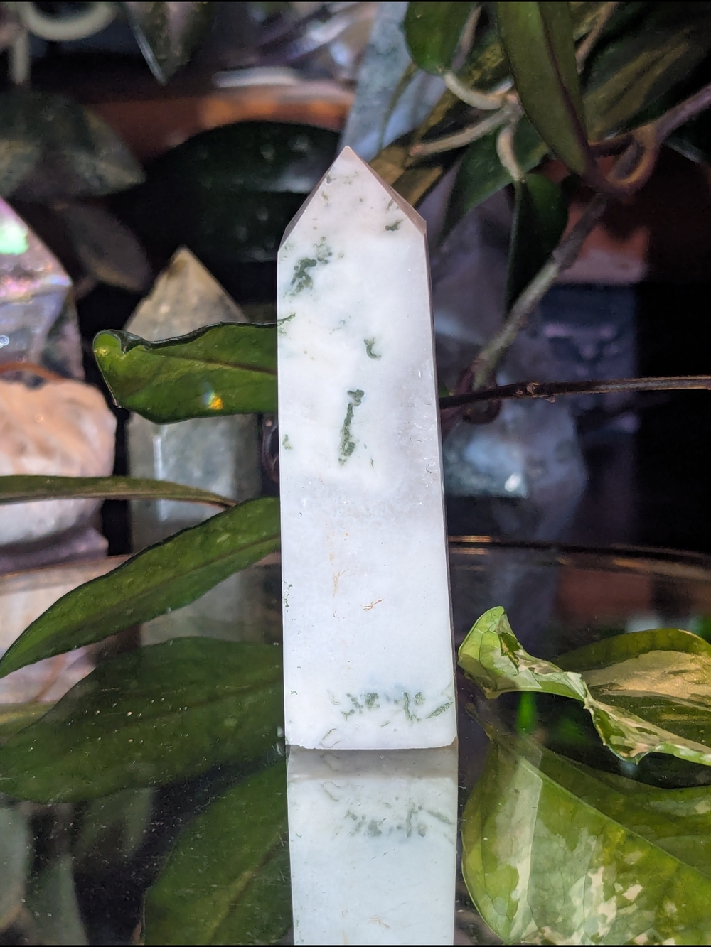White and Green Moss Agate Point Tower - Veined Lightning With UV Light - Picture 3 of 6
